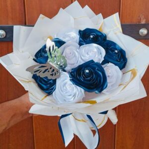 Ribbon Flower Bouquet – Sapphire & White (10 Flowers with 1 Butterfly) – Code: GZ010 💙🤍🦋