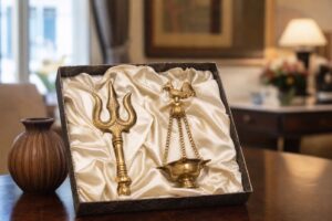 Compact Sri Lankan brass gifts for foreign delegates and international guests